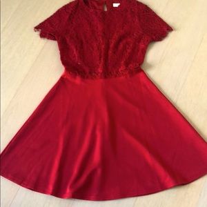 Francesca’s short red dress